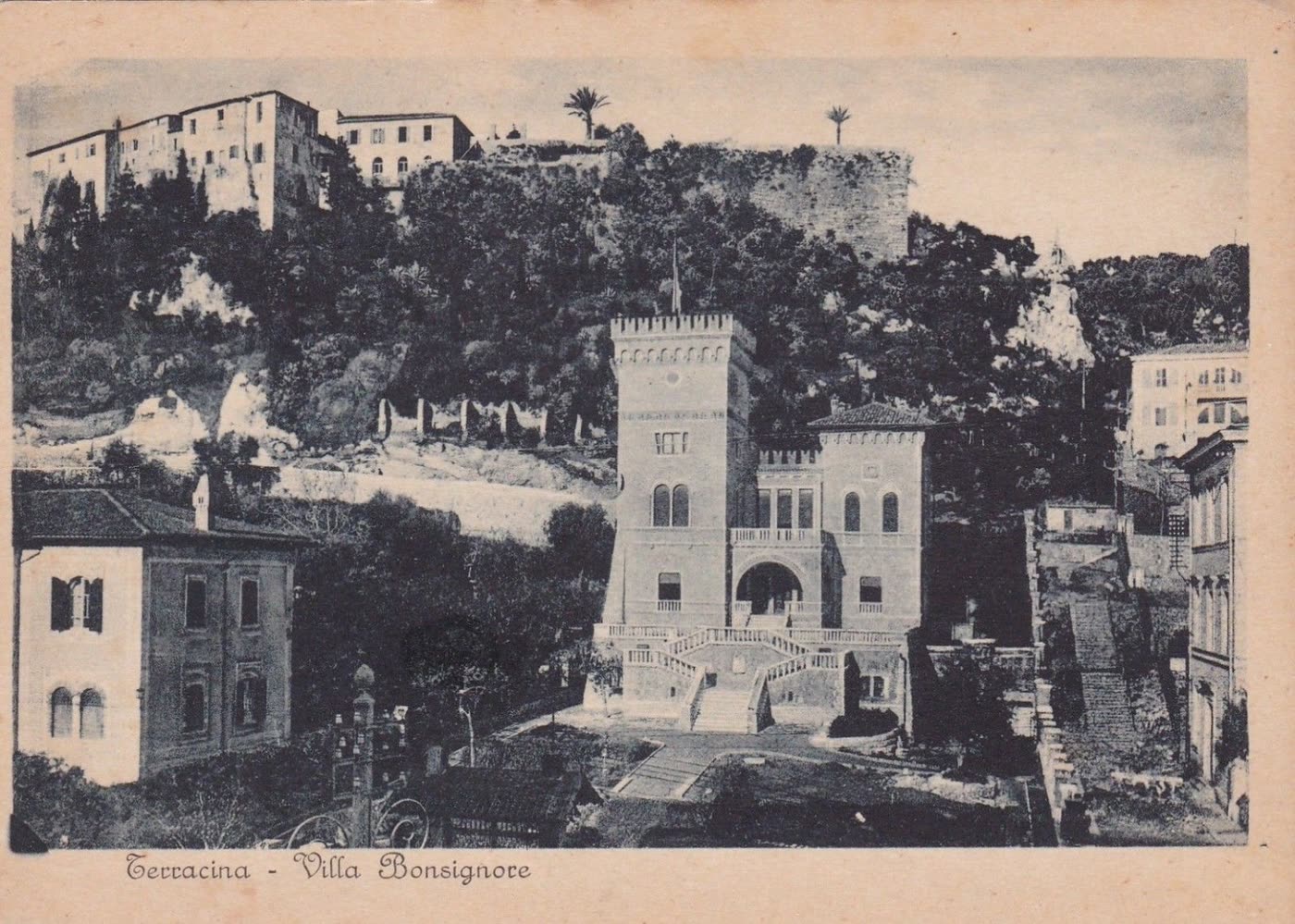 Cartolina d'epoca: Terracina, Villa Bonsignore vista dall'alto
