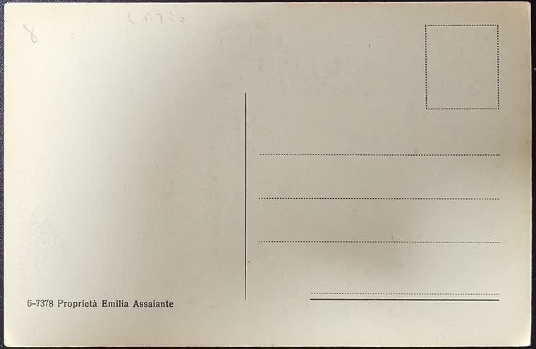 Il retro della cartolina, con la scrittura a mano