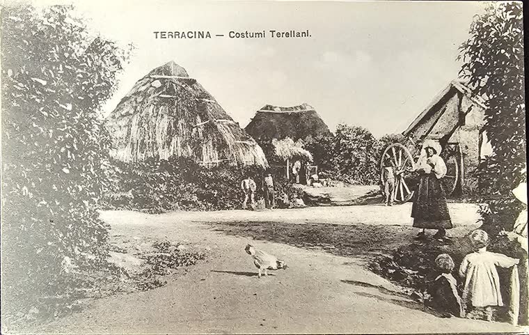 Cartolina: Terracina — Costumi Terellani